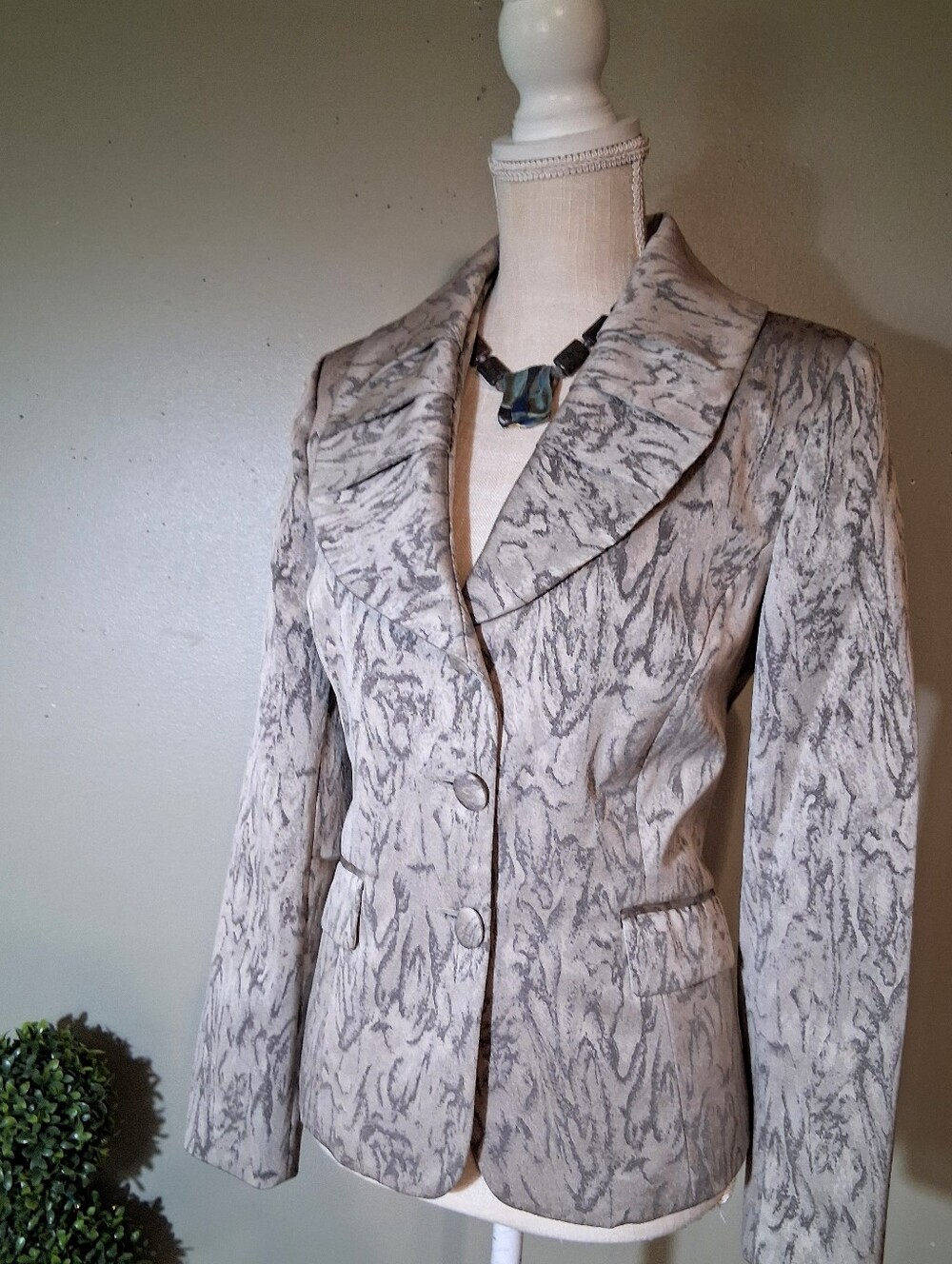 Danillo Ladies Suit - Subtle Animal Print, Covered Buttons, Like New! - Picture 7 of 9